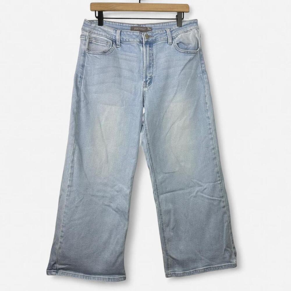 Justusa light wash wide leg jeans size 32p/14p